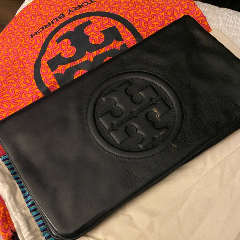 Black Tory Burch Reva clutch